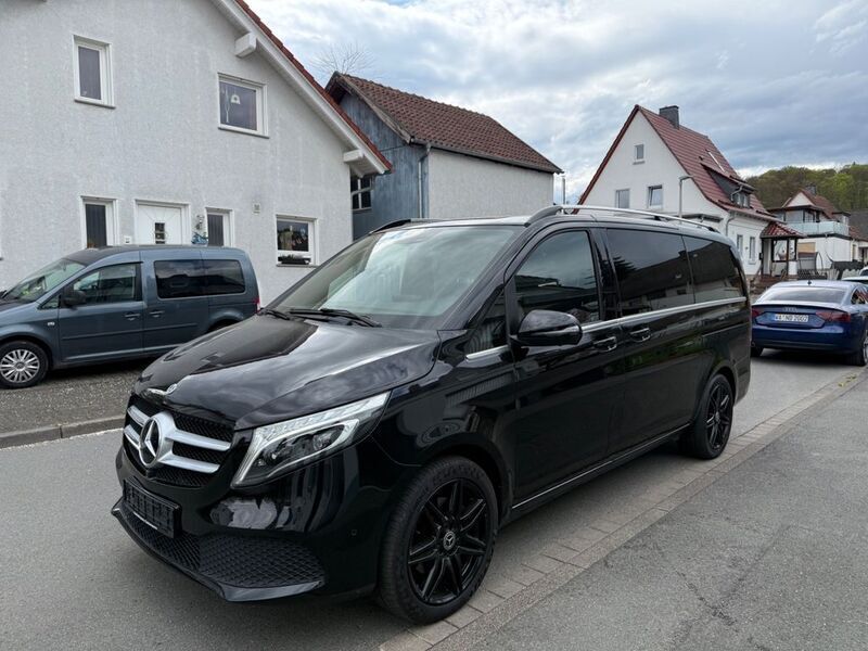 Schwarz Gebraucht 2020 Mercedes V250 Avantgarde Edition Van / Kleinbus | 46.480 € (Superpreis) - Bild 1/4
