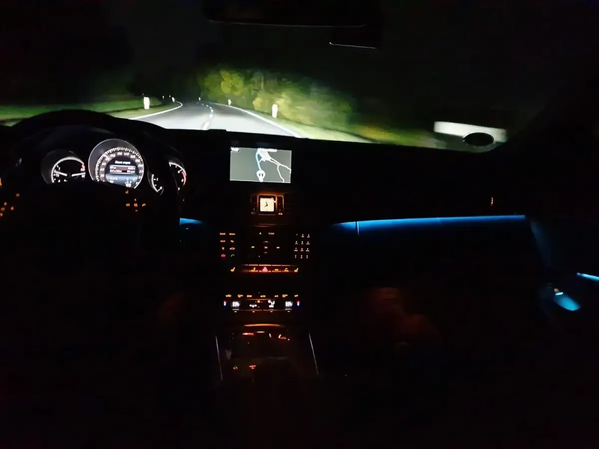 Gebraucht Mercedes E220 Avantgarde 170 PS (125 kW) 2015 Andere farben Kombi