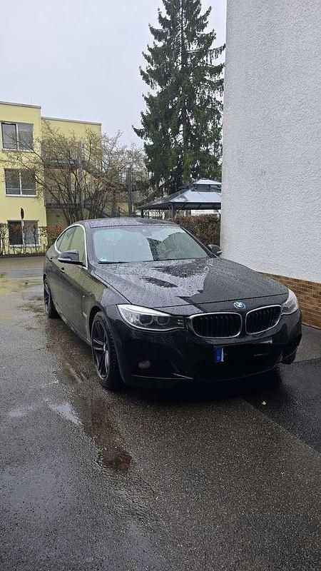 Gebraucht BMW 330 Sport Line 258 PS (189 kW) 2015 Schwarz Limousine