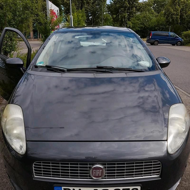 Grau Gebraucht 2009 Fiat Punto Kleinwagen | 980 € (Superpreis) - Bild 1/4