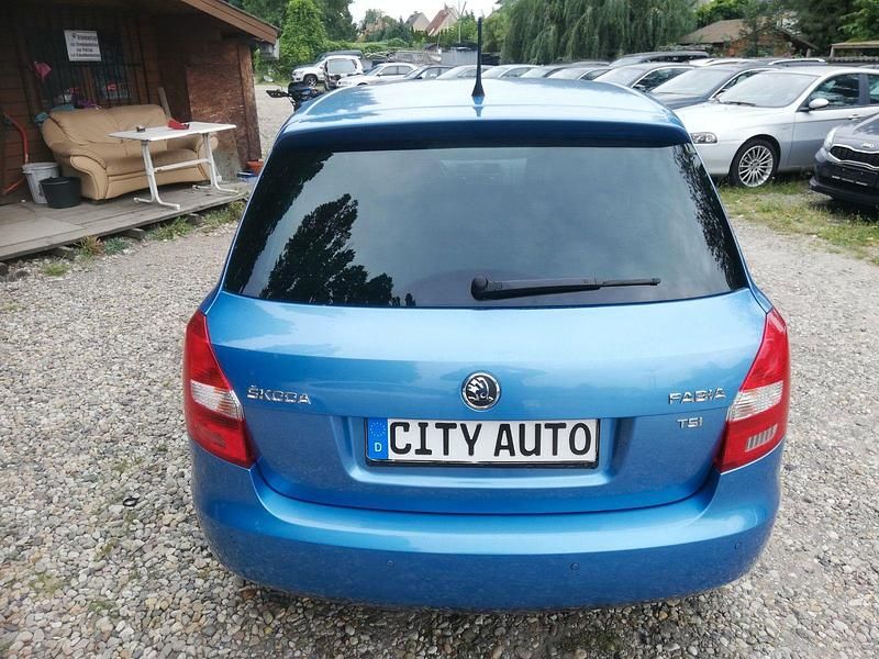 Gebraucht Skoda Fabia Fresh 86 PS (63 kW) 2013 Denimblau metallic Kleinwagen
