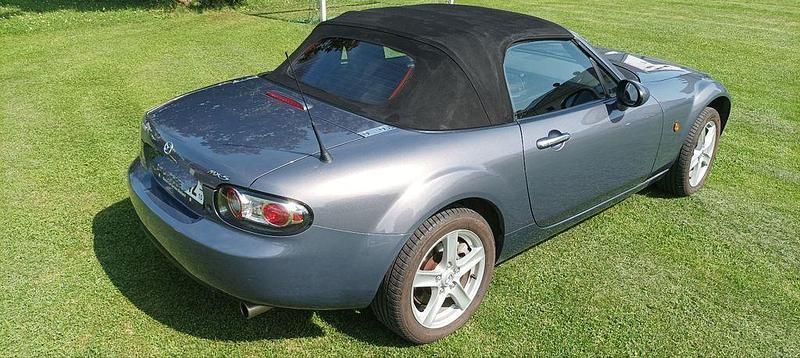 Grau Gebraucht 2005 Mazda MX5 Energy Cabrio | 7.950 € (Guter Preis) - Bild 1/4