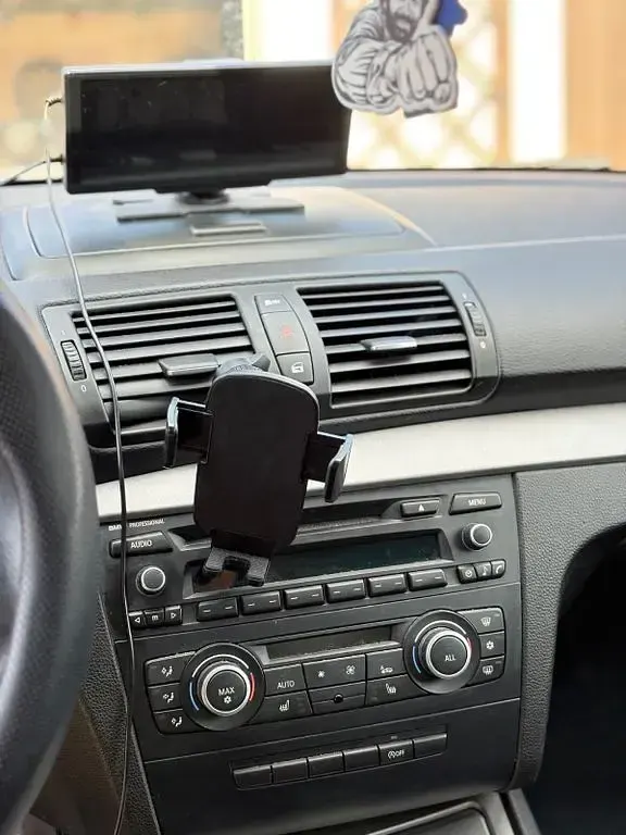 Gebraucht BMW 116 122 PS (89 kW) 2012 Schwarz Kleinwagen