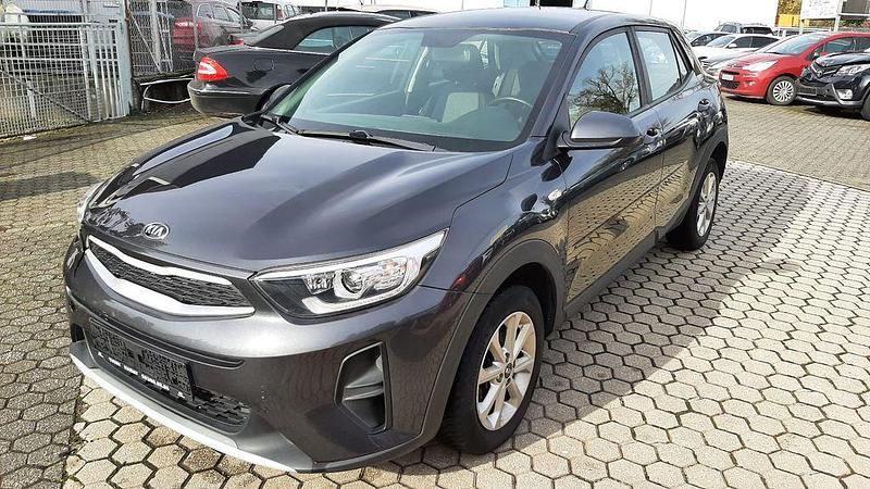 Grau Gebraucht 2018 Kia Stonic SUV | 7.500 € - Bild 1/4
