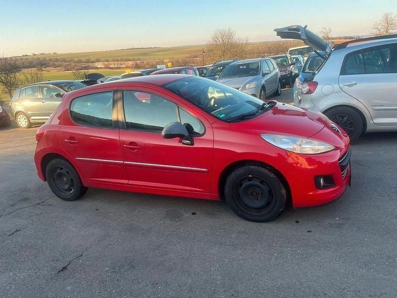 Gebraucht Peugeot 207 Style 95 PS (69 kW) 2011 Rot Limousine