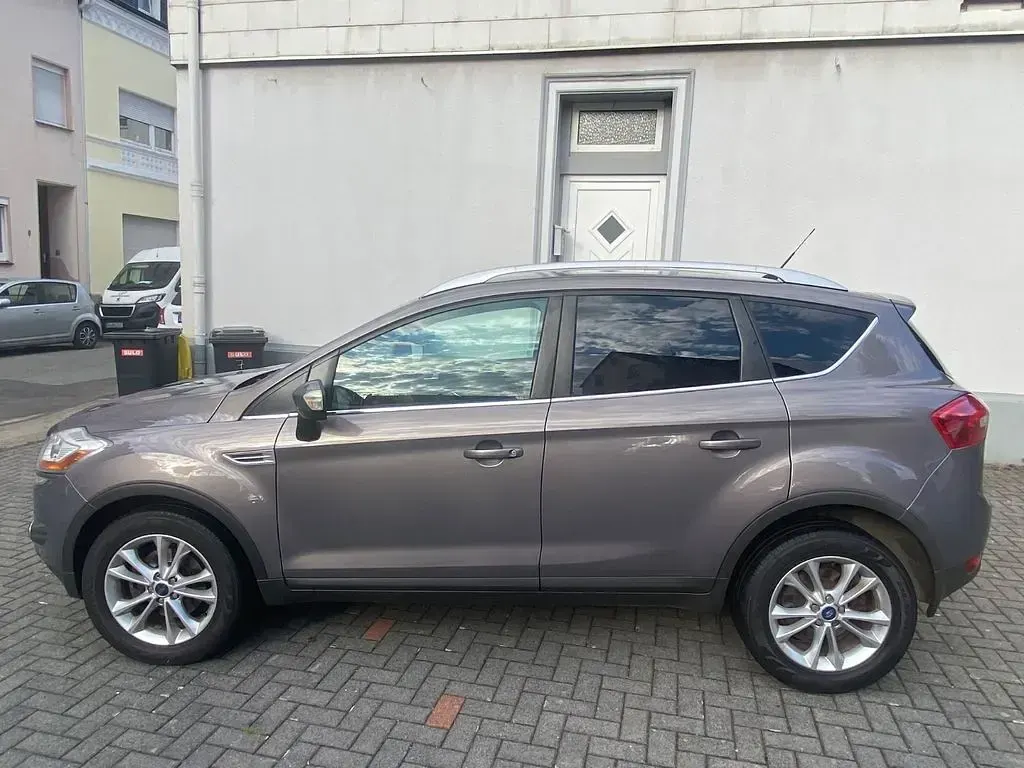 Gebraucht Ford Kuga Titanium 163 PS (119 kW) 2012 Braun SUV