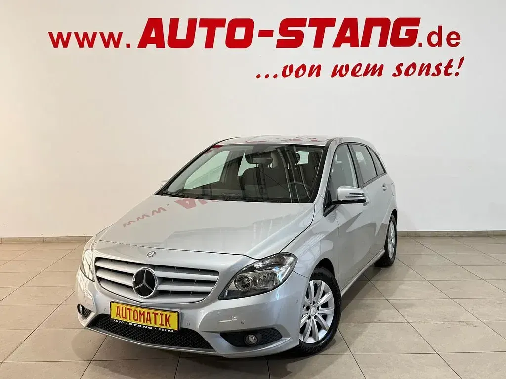 Gebraucht Mercedes B200 156 PS (114 kW) 2013 Silber Kleinwagen