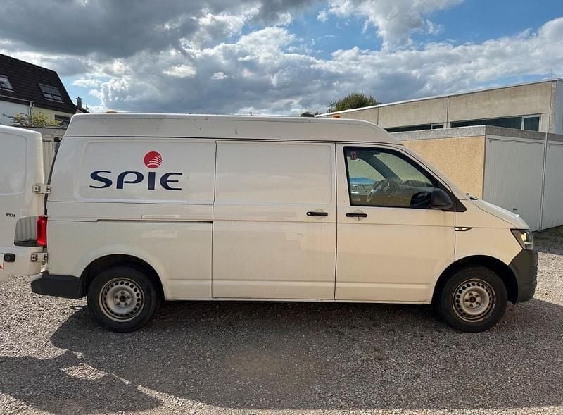 Weiß Gebraucht 2016 VW T6 Van | 10.700 € - Bild 1/4