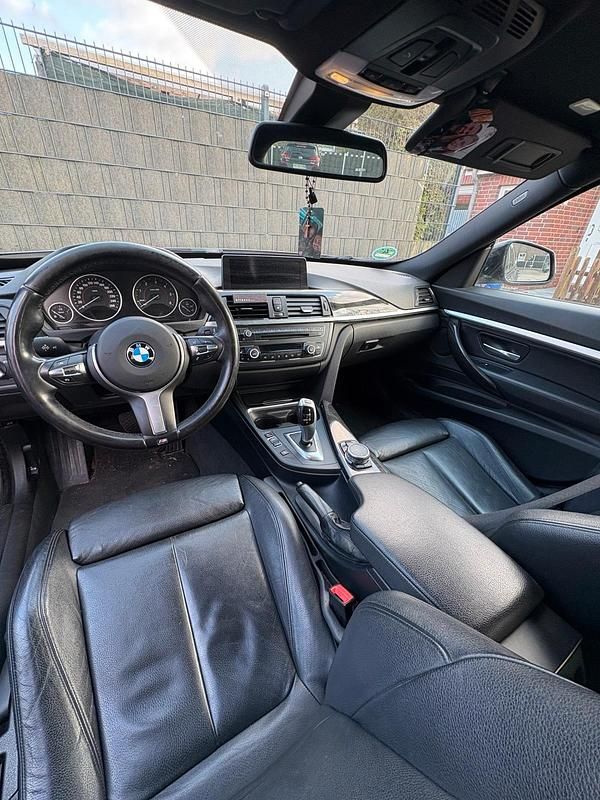 Gebraucht BMW 320 190 PS (139 kW) 2015 Grau Kombi