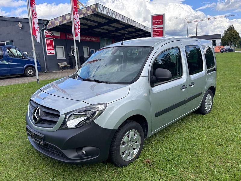 Grau Gebraucht 2020 Mercedes Citan 108 Edition Kombi | 15.900 € (Etwas zu teuer) - Bild 1/4