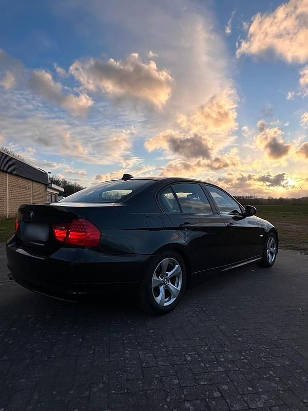Gebraucht BMW 320 Efficient Dynamics 163 PS (119 kW) 2011 Schwarz Limousine