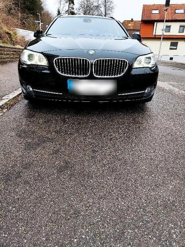 Gebraucht BMW 530 258 PS (189 kW) 2012 Schwarz Kombi