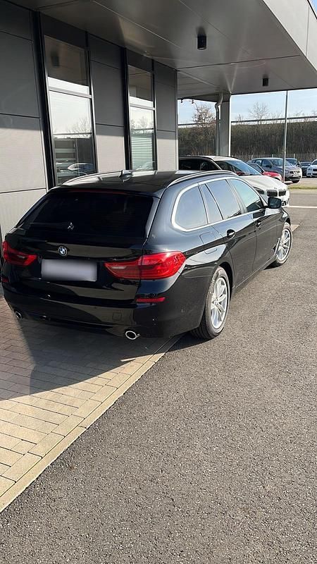 Gebraucht BMW 520 190 PS (139 kW) 2019 Schwarz Kombi