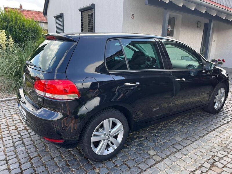 Schwarz Gebraucht 2012 VW Golf VII Match Limousine | 3.900 € (Superpreis) - Bild 1/4