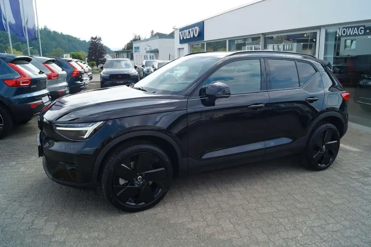 Neu Volvo EX40 Plus 300 kW (408 PS) 2026 Schwarz SUV