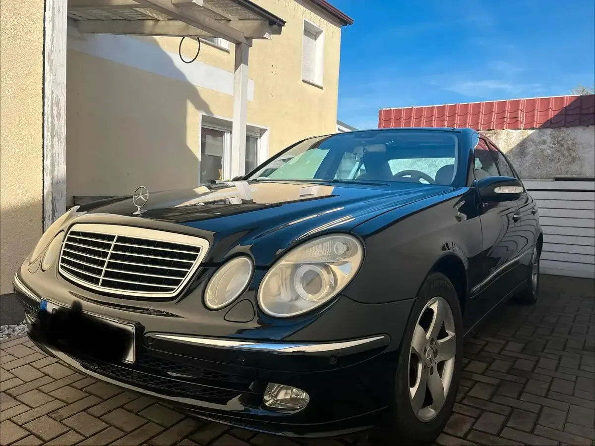 Gebraucht Mercedes E240 AMG 177 PS (130 kW) 2002 Schwarz Limousine