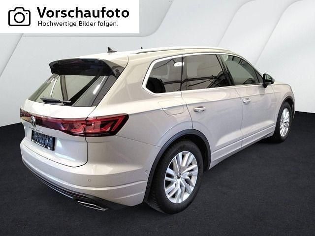 Gebraucht VW Touareg Elegance 231 PS (169 kW) 2024 Beige SUV