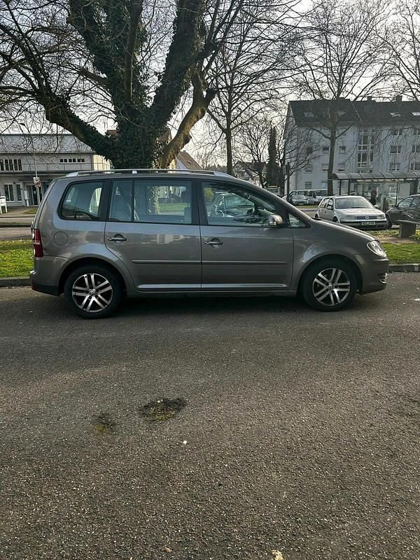Gebraucht VW Touran 140 PS (102 kW) 2007 Grau Van / Kleinbus