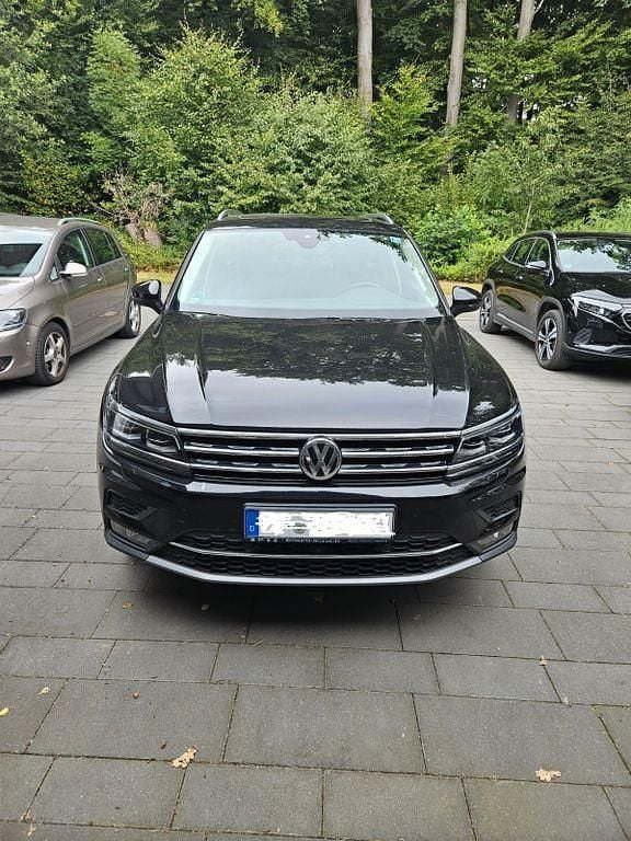 Schwarz Gebraucht 2017 VW Tiguan Highline SUV | 22.100 € (Guter Preis) - Bild 1/4