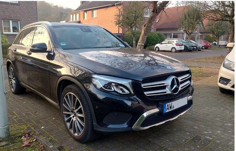 Gebraucht Mercedes GLC220 Exclusive 170 PS (125 kW) 2017 Schwarz SUV