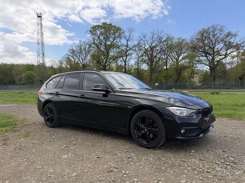 Używany BMW 320 Advantage 190 KM (139 kW) 2016 Czarny Kombi