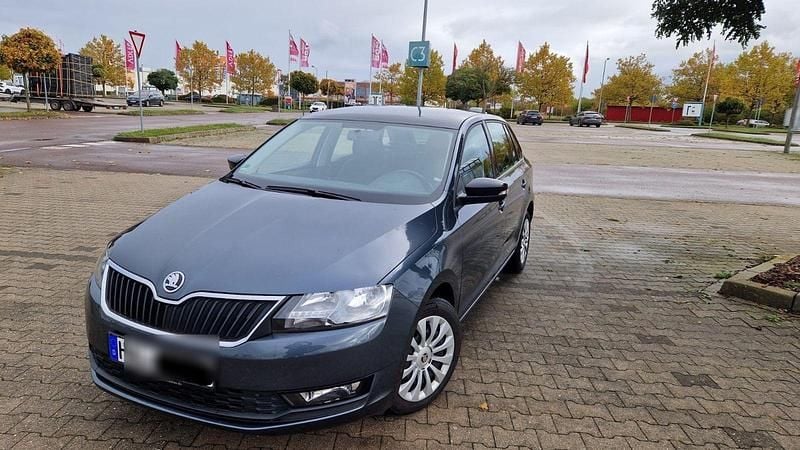 Grau Gebraucht 2018 Skoda Rapid Drive Limousine | 11.300 € (Superpreis) - Bild 1/4