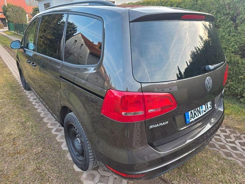 Gebraucht VW Sharan Highline 140 PS (102 kW) 2014 Braun Van / Kleinbus