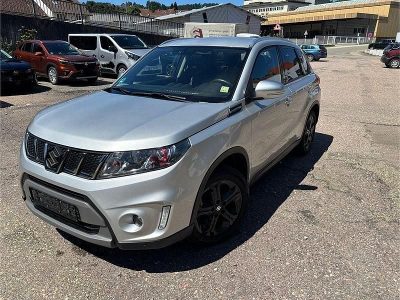 Grau Gebraucht 2017 Suzuki Vitara SUV | 12.990 € (Guter Preis) - Bild 1/4