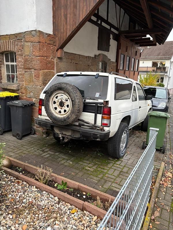 Gebraucht Nissan Terrano 111 PS (81 kW) 1989 Weiß SUV