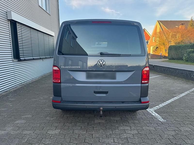Gebraucht VW Transporter 204 PS (150 kW) 2018 Grau Van