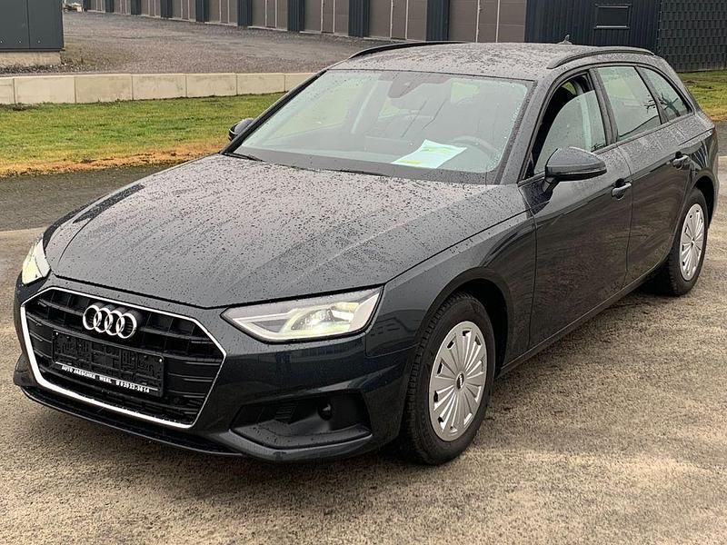 Gebraucht Audi A4 Ambiente 150 PS (110 kW) 2023 Grau Kombi