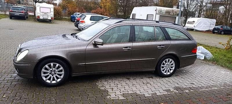 Gebraucht Mercedes E220 Elegance 170 PS (125 kW) 2007 Grau Kombi