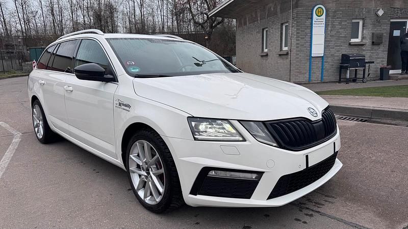 Weiß Gebraucht 2019 Skoda Octavia RS Kombi | 13.500 € (Guter Preis) - Bild 1/4