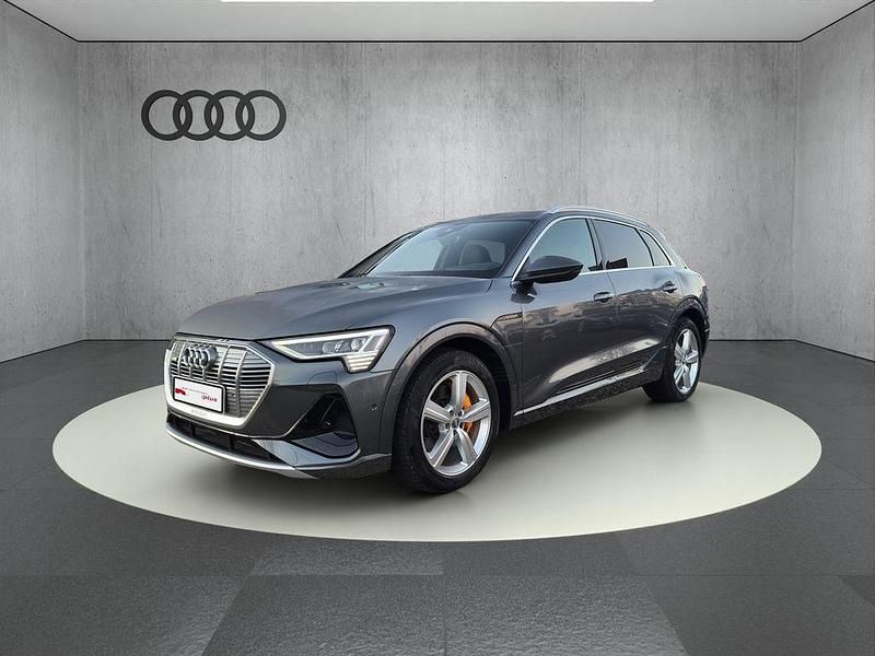 Gebraucht Audi e-tron S-Line 230 kW (313 PS) 2021 Daytonagrau perleffekt SUV