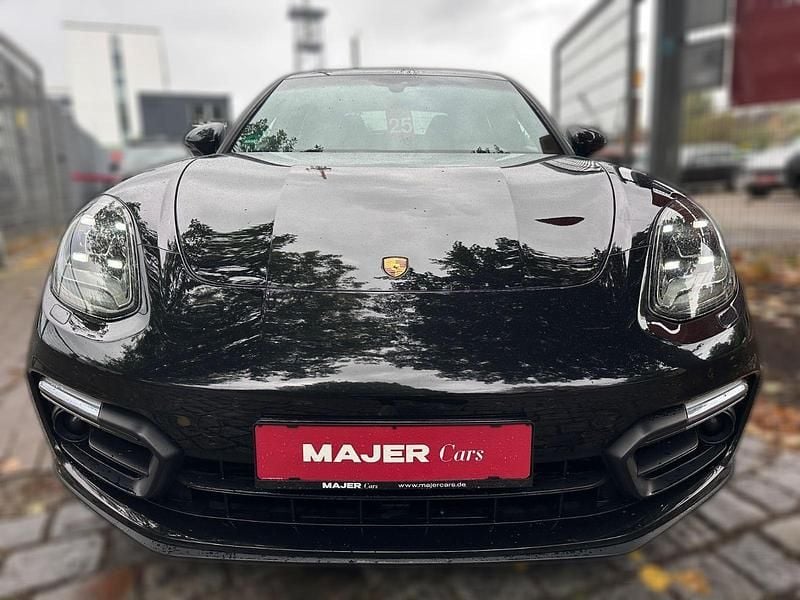 Schwarz metallic Gebraucht 2019 Porsche Panamera Sport Turismo Limousine | 76.180 € (Fairer Preis) - Bild 1/1