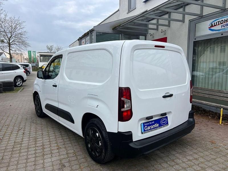 Second-hand Opel Combo Selection 76 CP (55 kW) 2019 Alb Monovolum