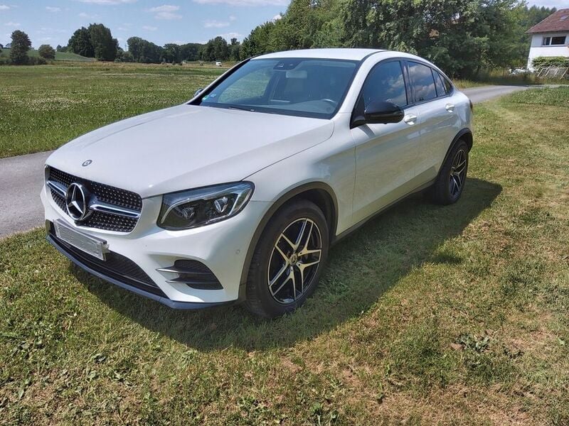 Weiß Gebraucht 2016 Mercedes GLC250 AMG line SUV | 30.900 € (Fairer Preis) - Bild 1/4