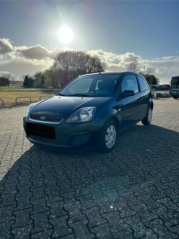 Gebraucht Ford Fiesta 60 PS (44 kW) 2008 Schwarz Kleinwagen