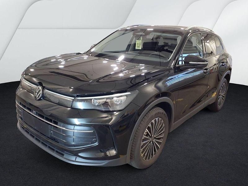 Grenadillschwarz metallic Gebraucht 2025 VW Tiguan Goal SUV | 39.876 € - Bild 1/4