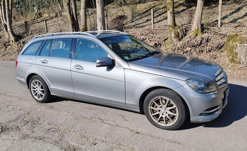 Gebraucht Mercedes C220 170 PS (125 kW) 2012 Grau Limousine