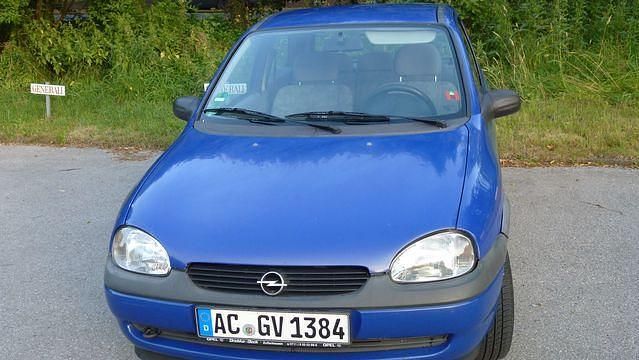 Blau Gebraucht 1998 Opel Corsa Eco Kleinwagen | 750 € (Fairer Preis) - Bild 1/4