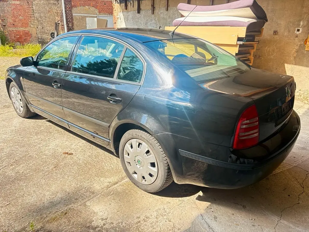 Gebraucht Skoda Superb 140 PS (102 kW) 2006 Schwarz Limousine