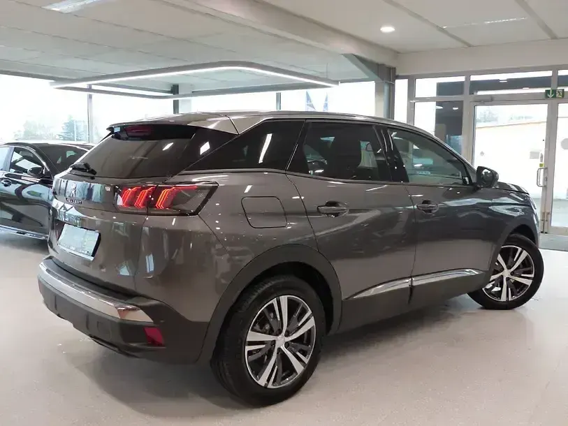 Gebraucht Peugeot 3008 Allure 131 PS (96 kW) 2024 Grau SUV