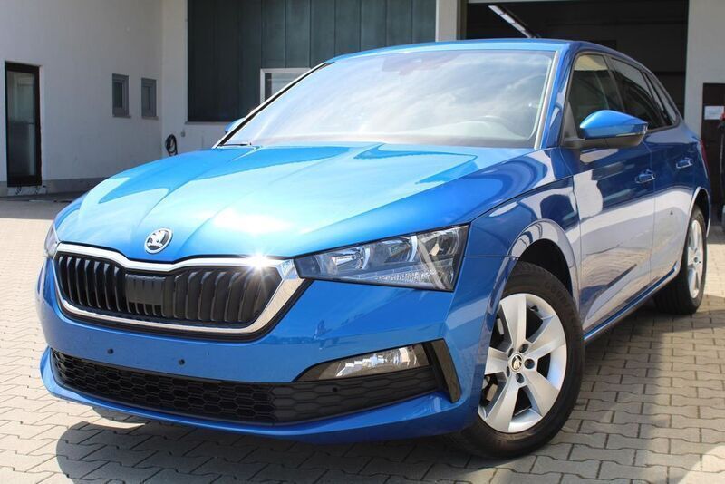 Blau Gebraucht 2024 Skoda Scala Kleinwagen | 19.490 € (Fairer Preis) - Bild 1/4