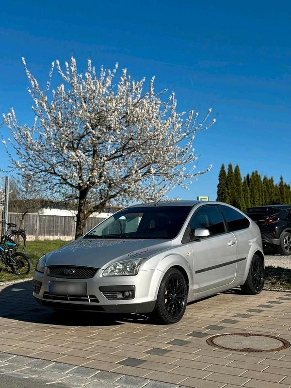 Second-hand Ford Focus 109 CP (80 kW) 2007 Gri Coupe