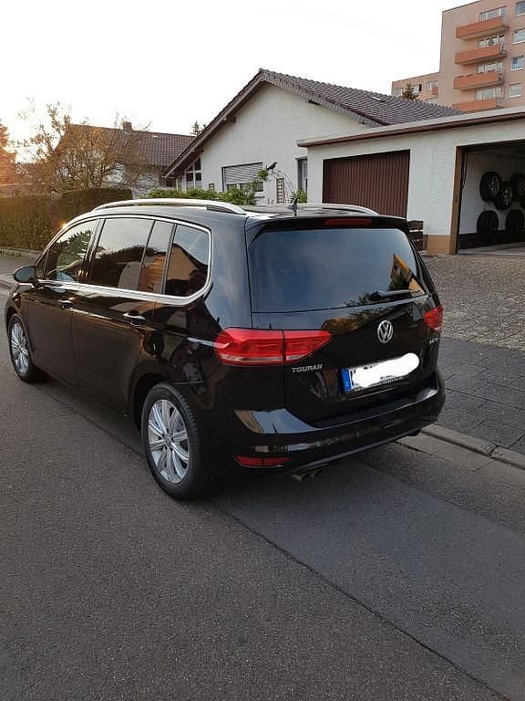 Gebraucht VW Touran Highline 150 PS (110 kW) 2017 Schwarz Van / Kleinbus