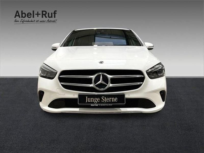 Gebraucht Mercedes 200 150 PS (110 kW) 2020 Unilack polarweiß Limousine