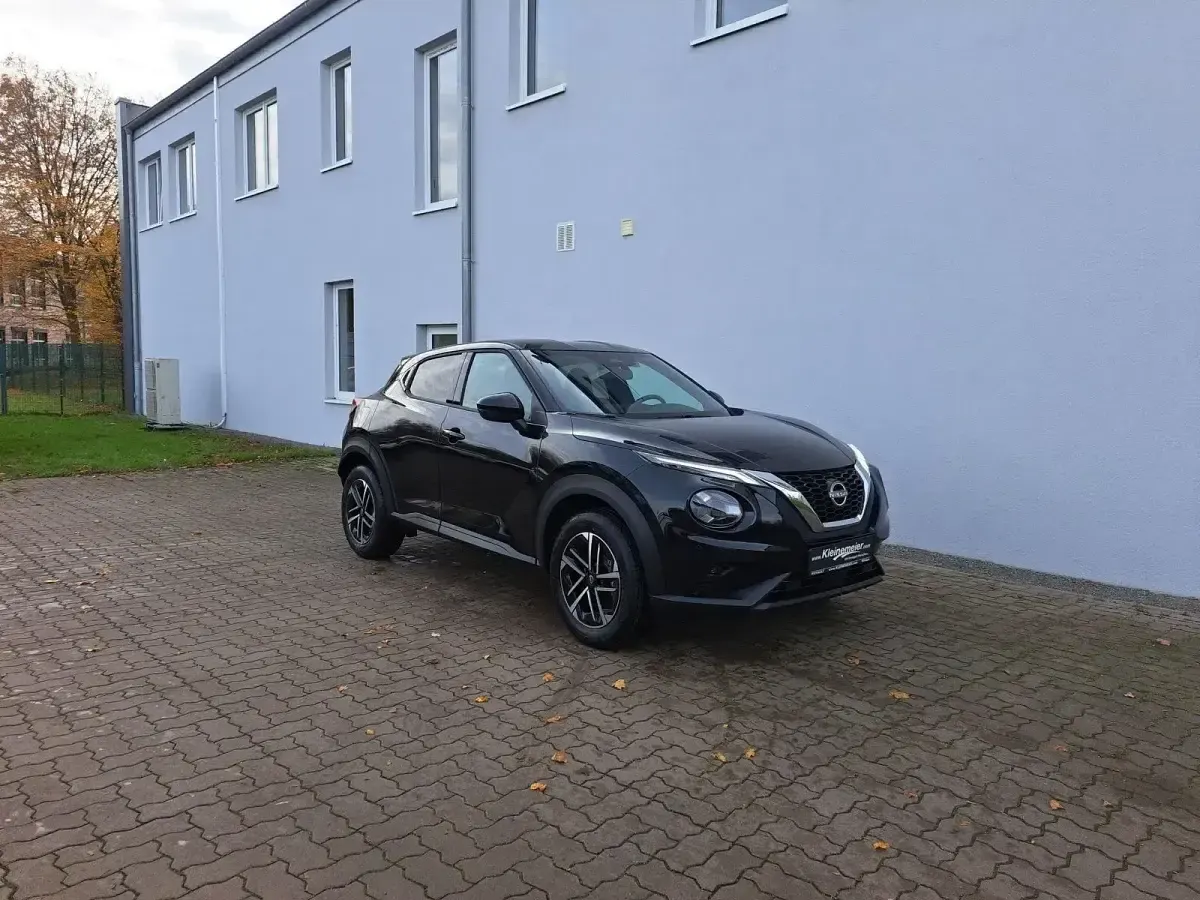 Neu Nissan Juke N-Connecta 84 PS (61 kW) 2026 Schwarz SUV