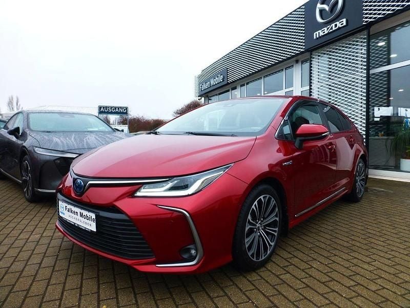 Gebraucht Toyota Corolla Hybrid Club 98 PS (72 kW) 2019 Rot Limousine