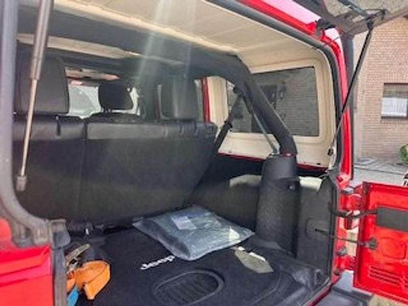 Gebraucht Jeep Wrangler Unlimited Rubicon 200 PS (147 kW) 2014 Rot SUV